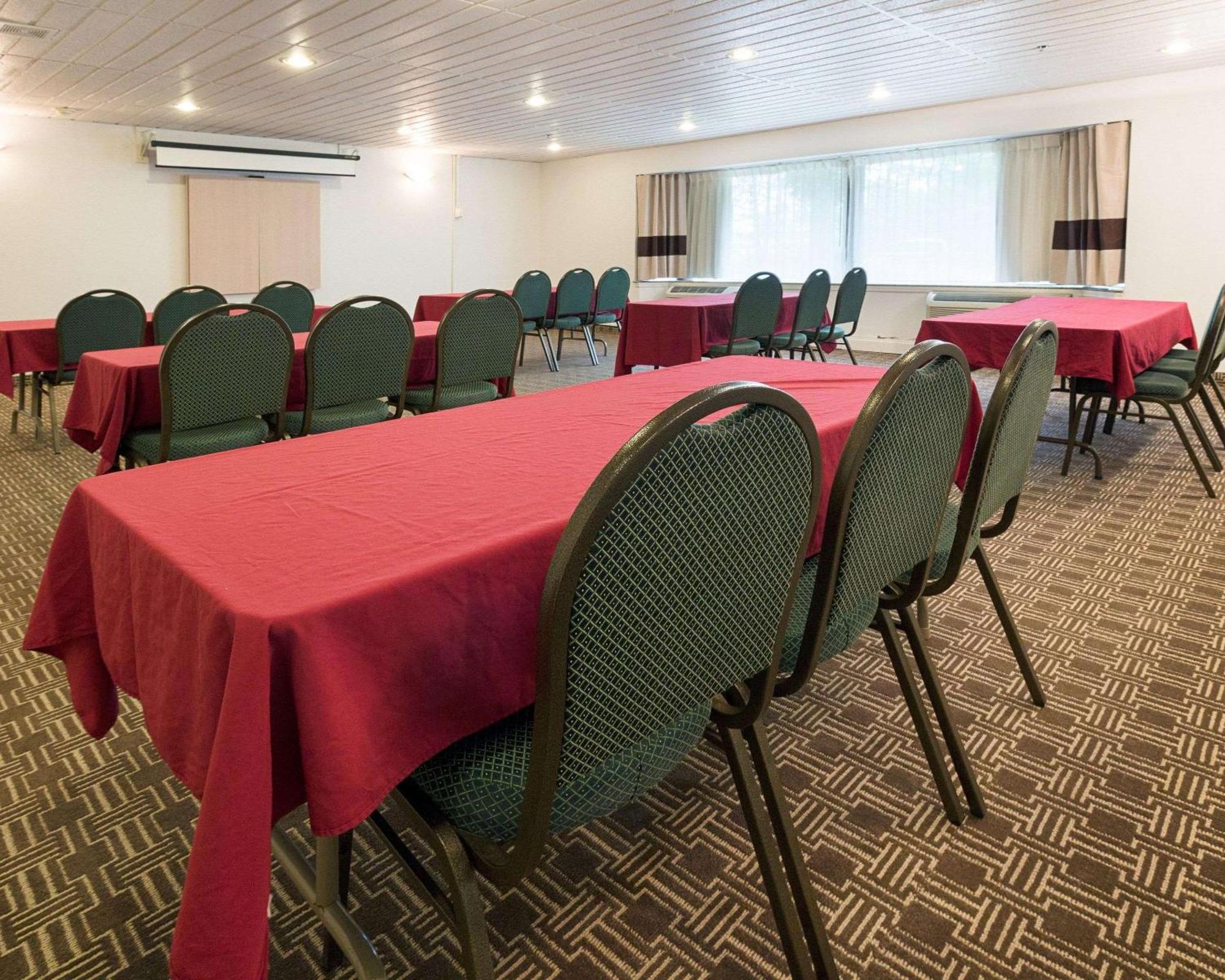 Comfort Inn & Suites Syracuse-Carrier Circle East Syracuse Buitenkant foto