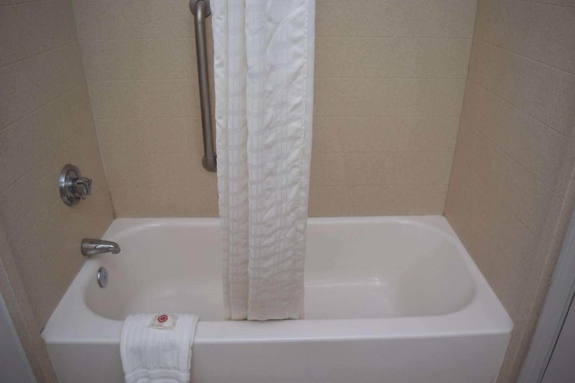 Comfort Inn & Suites Syracuse-Carrier Circle East Syracuse Buitenkant foto