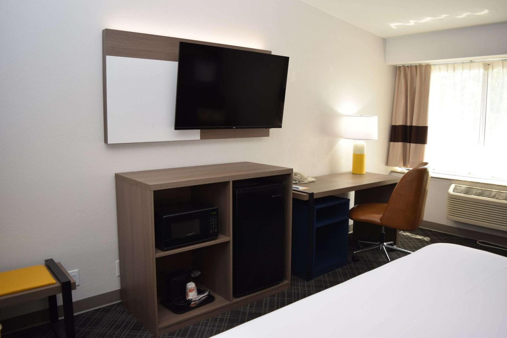 Comfort Inn & Suites Syracuse-Carrier Circle East Syracuse Buitenkant foto