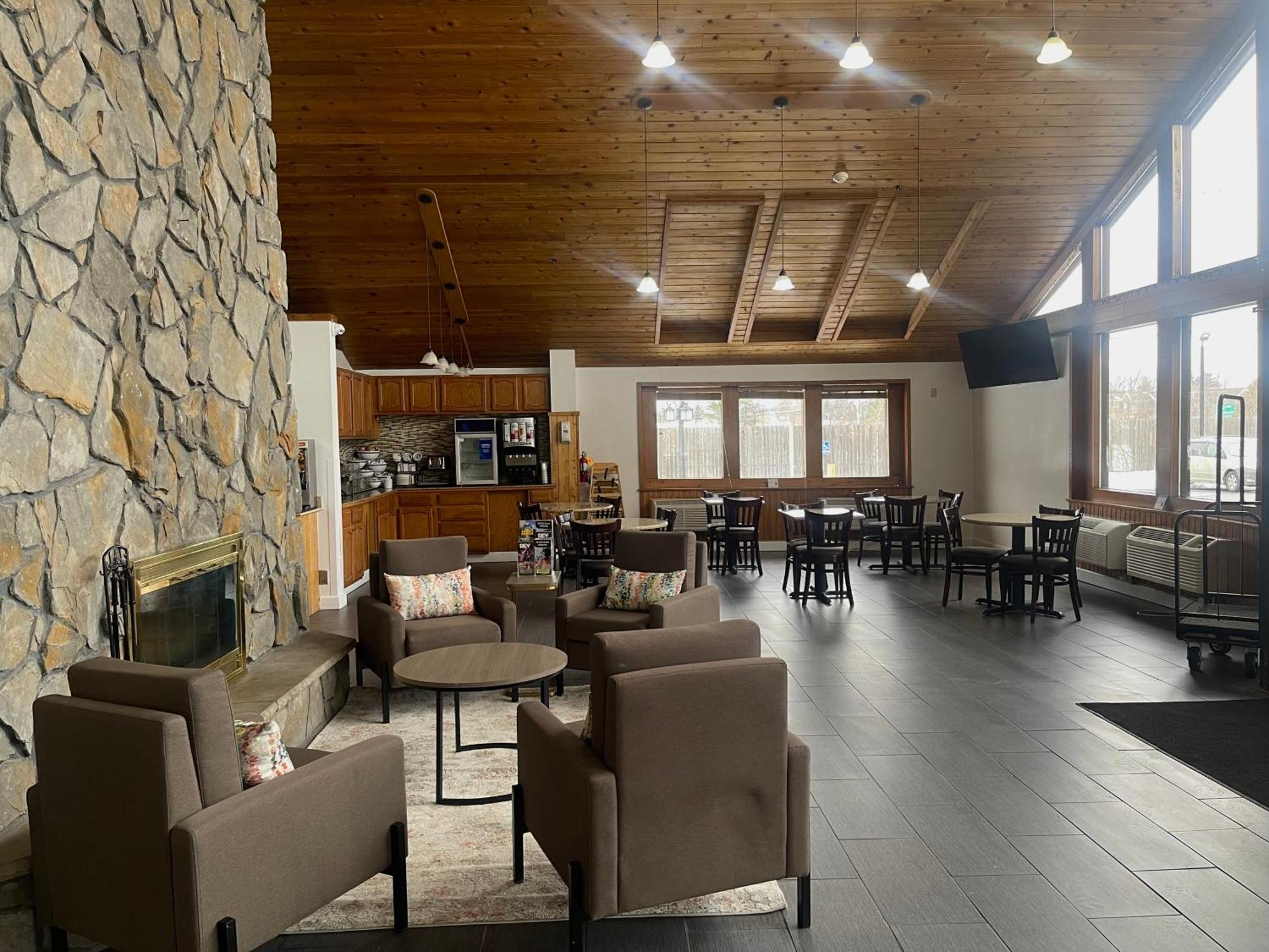 Comfort Inn & Suites Syracuse-Carrier Circle East Syracuse Buitenkant foto