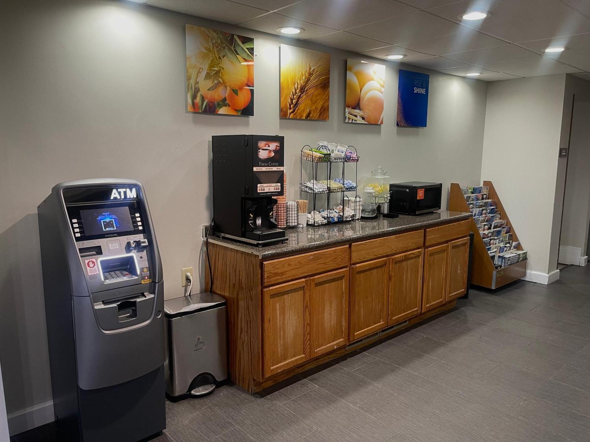 Comfort Inn & Suites Syracuse-Carrier Circle East Syracuse Buitenkant foto