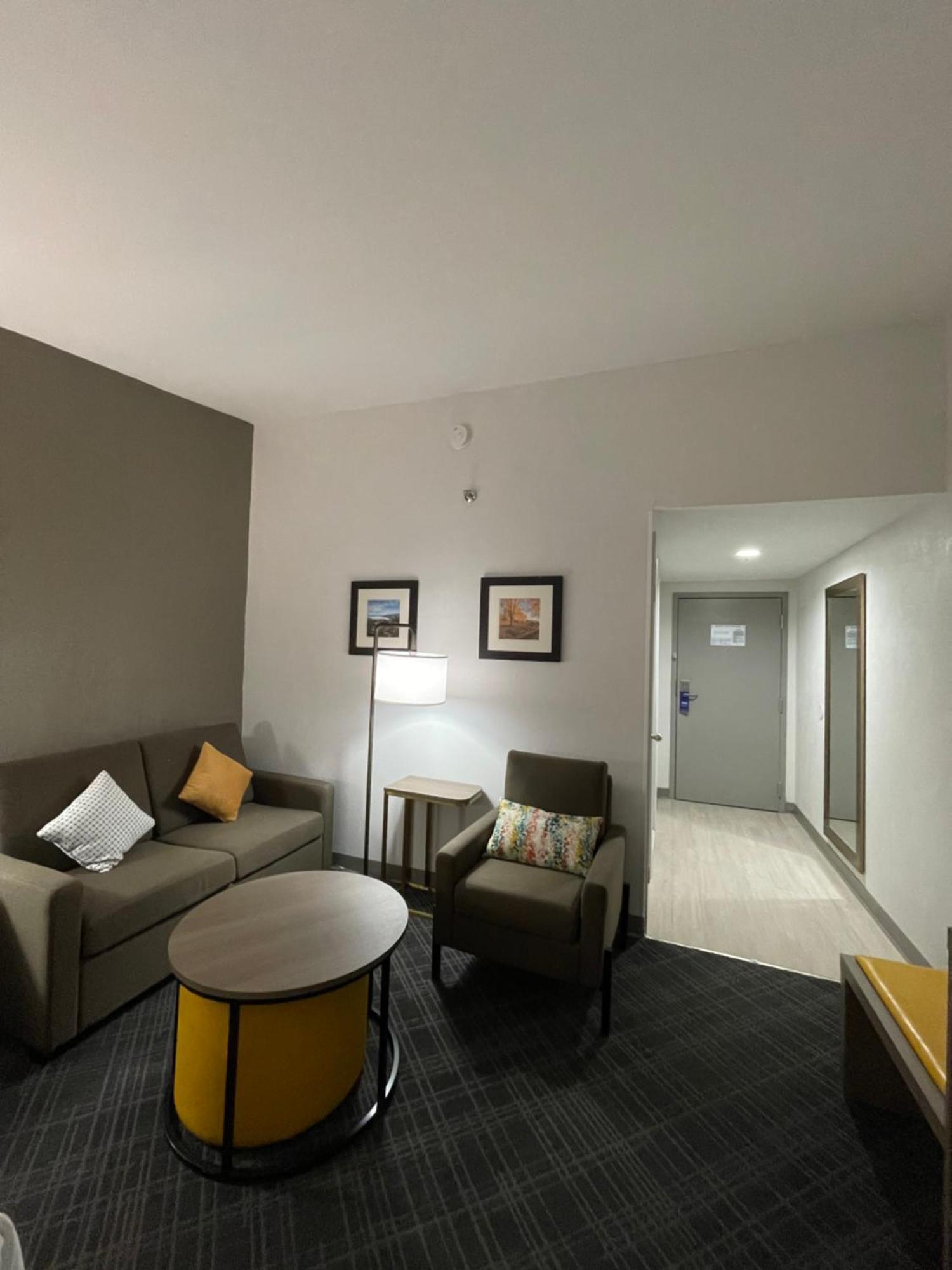 Comfort Inn & Suites Syracuse-Carrier Circle East Syracuse Buitenkant foto