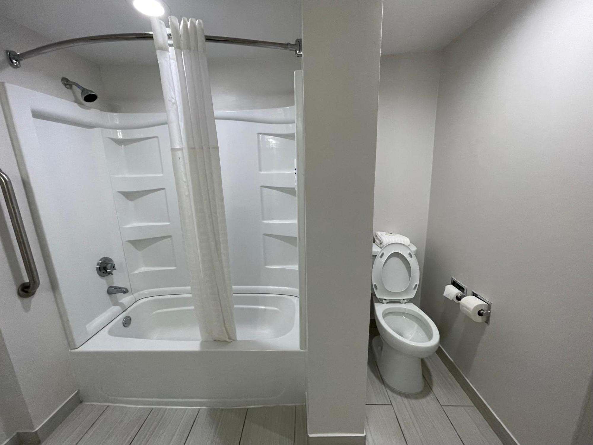 Comfort Inn & Suites Syracuse-Carrier Circle East Syracuse Buitenkant foto