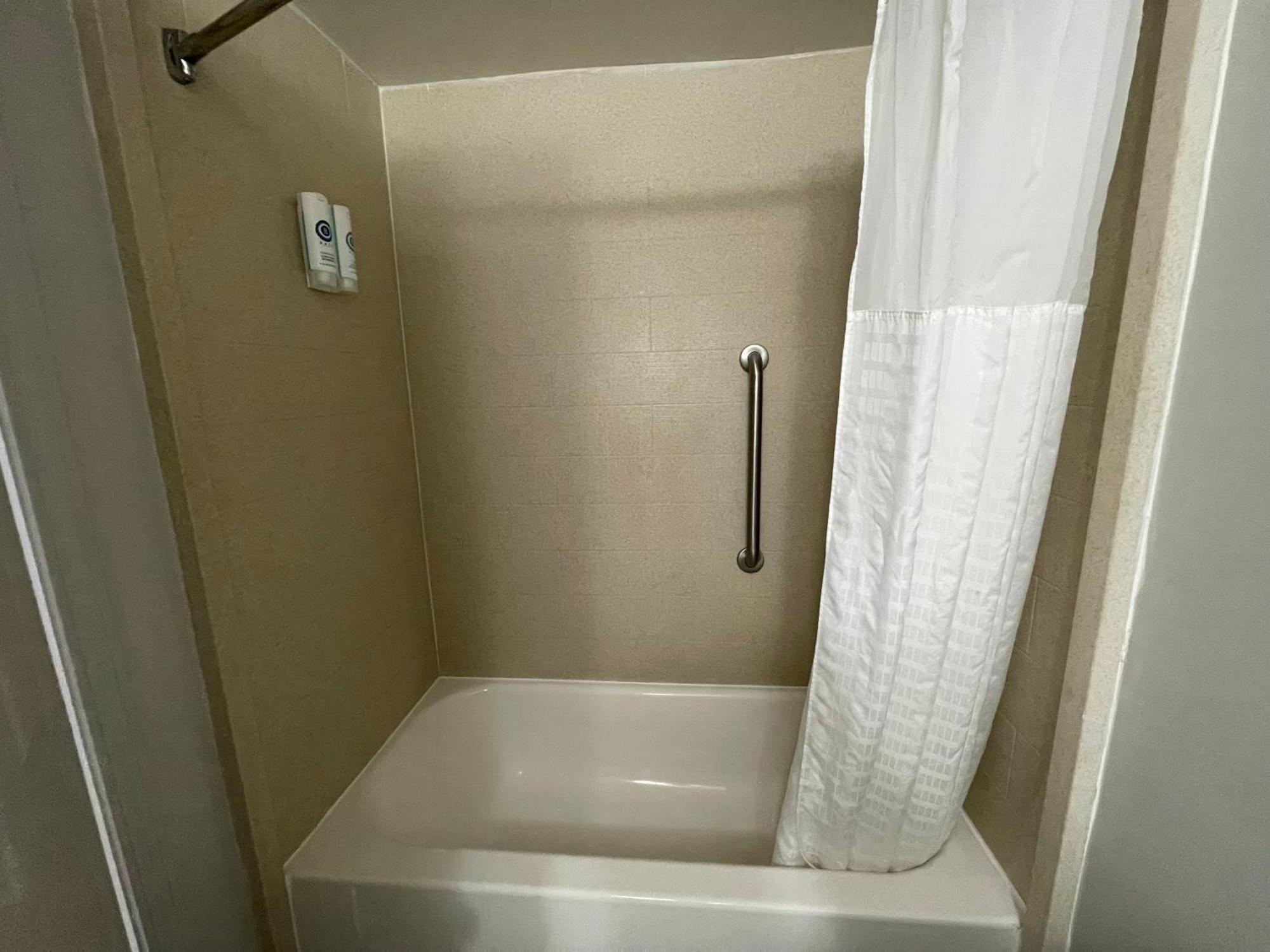 Comfort Inn & Suites Syracuse-Carrier Circle East Syracuse Buitenkant foto